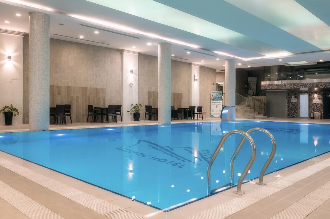 Titanic Hotel & Spa Sulaymaniyah Ngoại thất bức ảnh Swimming pool