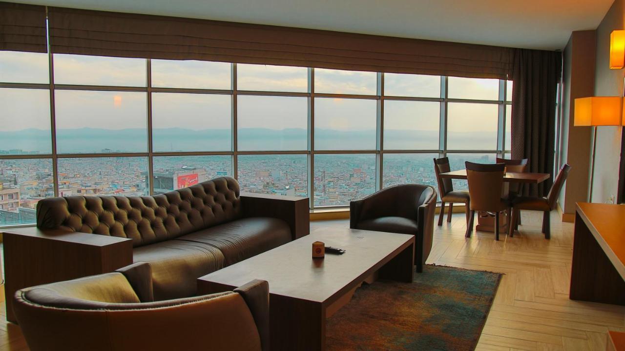 Titanic Hotel & Spa Sulaymaniyah Ngoại thất bức ảnh A suite at the hotel