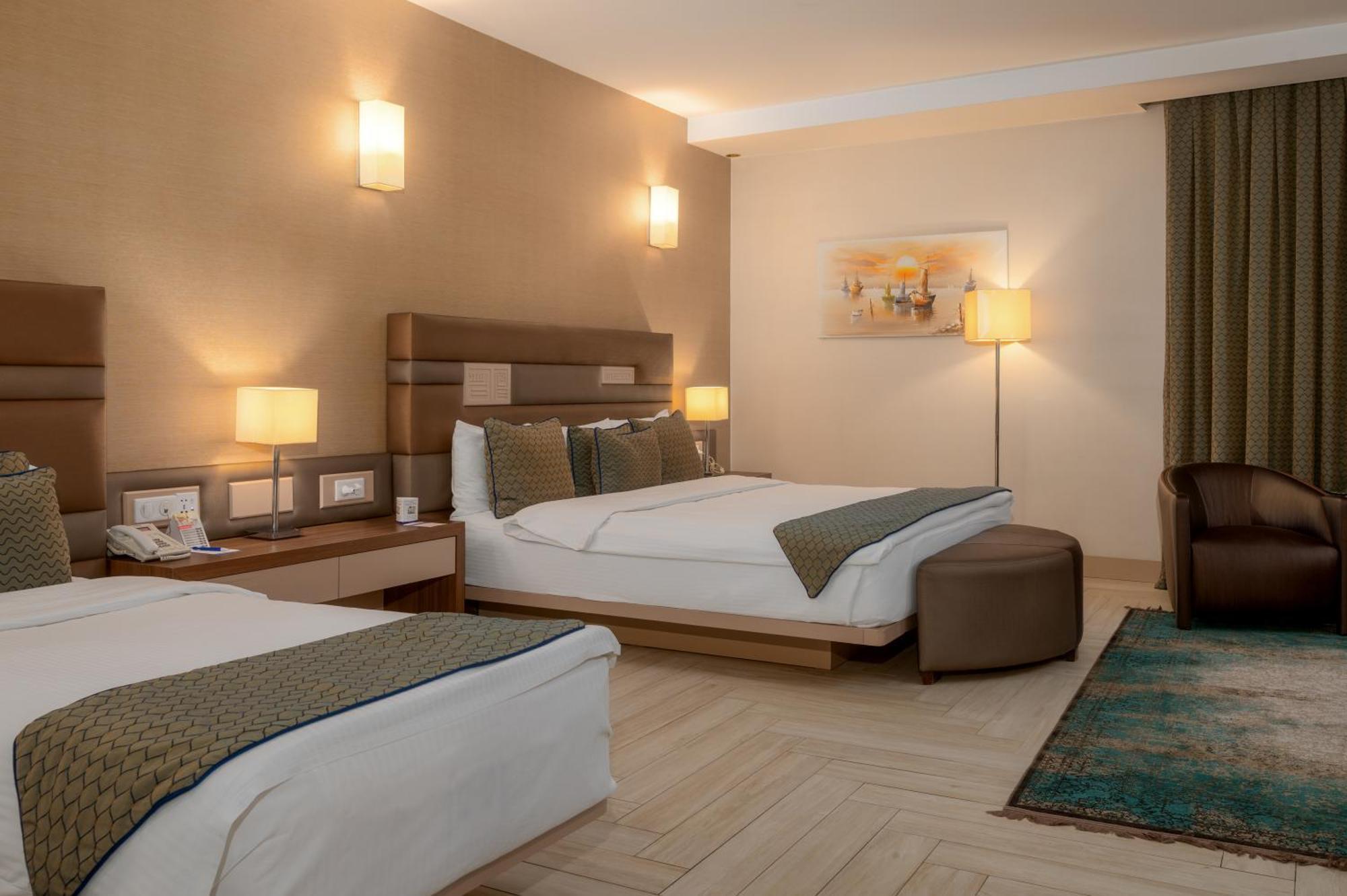 Titanic Hotel & Spa Sulaymaniyah Ngoại thất bức ảnh A room at the hotel