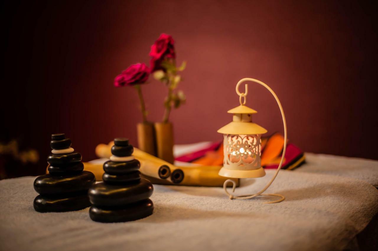 Titanic Hotel & Spa Sulaymaniyah Ngoại thất bức ảnh A lantern